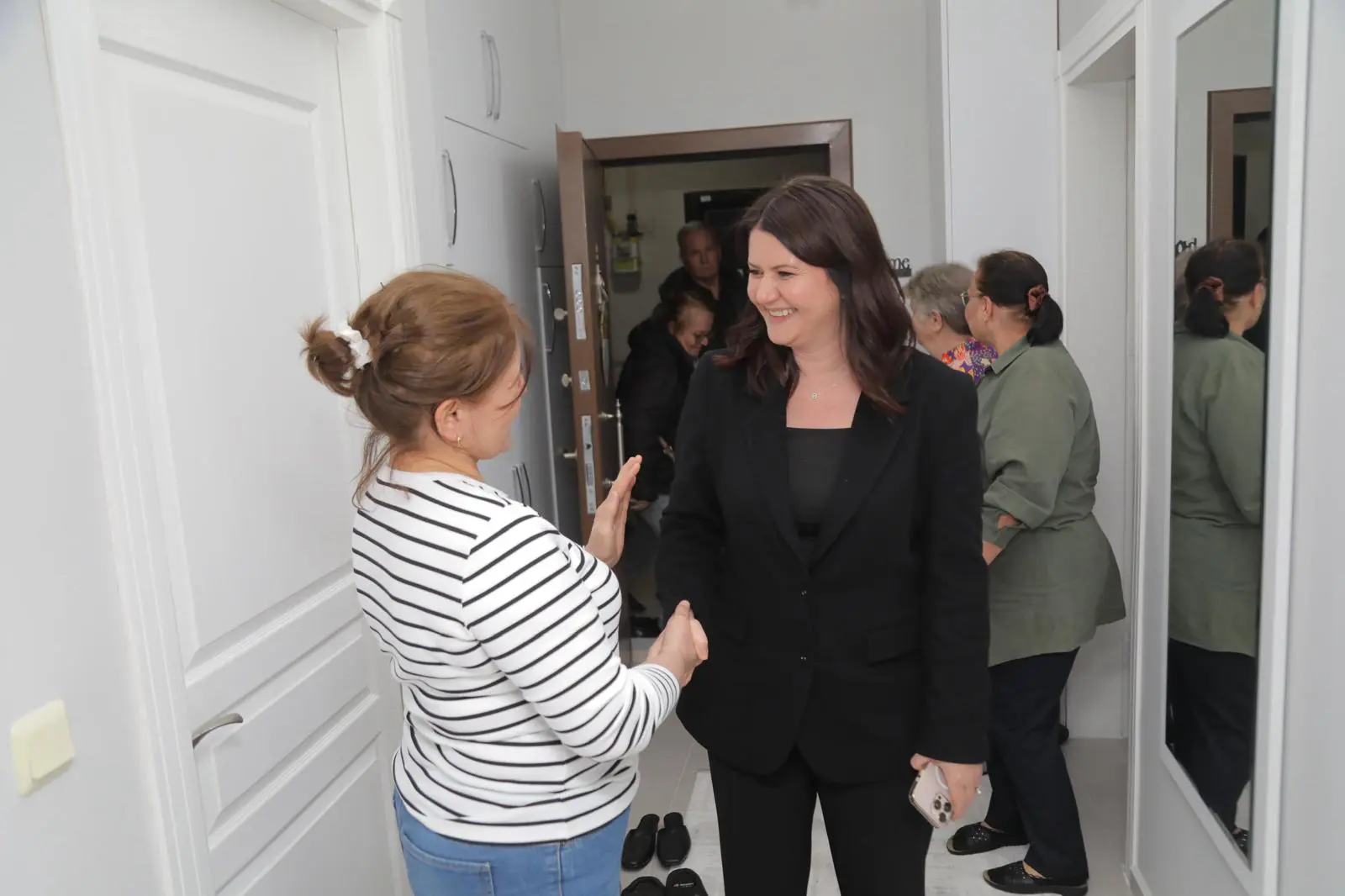 EDİRNE BELEDİYE BAŞKANI FİLİZ GENCAN VATANDAŞLA BULUŞMAYA DEVAM EDİYOR galeri görseli